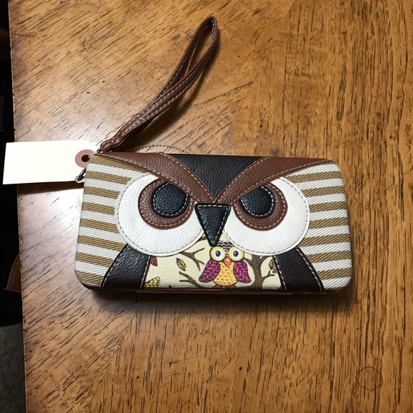 unbranded. Handbags - Owl wristlet wallet CLOSET CLEAROUT